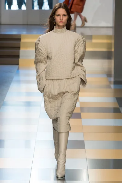 Look 43